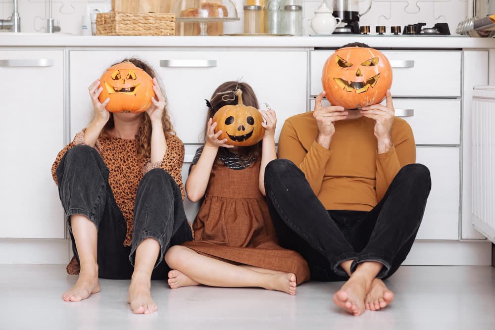 Halloween Family Pajamas 2025: Checker Bats, Candy-Stripe Bones & Retro Ghosts